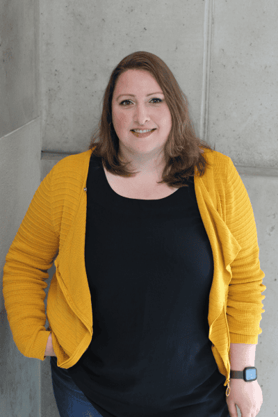 https://www.elpron.de/wp-content/uploads/2024/10/Lydia-Richter-1-400x600.png